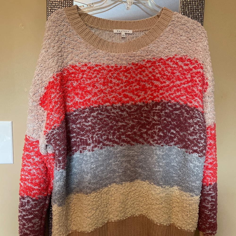 Women’s BaeVely soft sweater. medium
